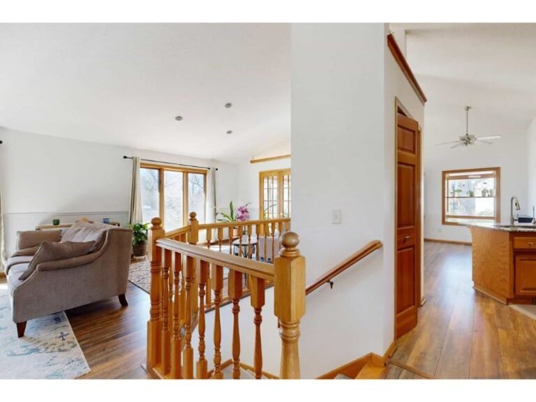 Common Red Flags in Home Listing Photos Buyers Should Never Ignore Before Scheduling a Showing
