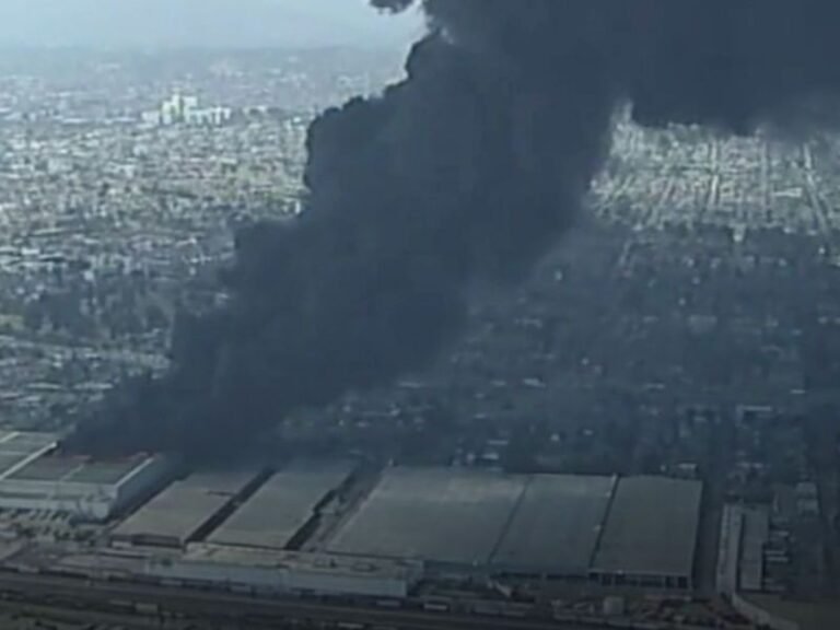 Massive Boyle Heights Building Fire Sends Thick Black Smoke Across Los Angeles, Shelter-in-Place Order Issued